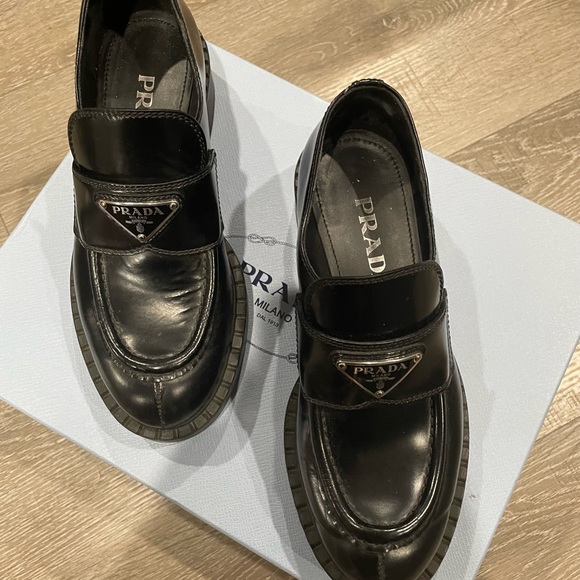 PRADA BRUSHED LEATHER LOAFERS / SIZE 5 / RETAIL $1200 - Picture 7 of 8